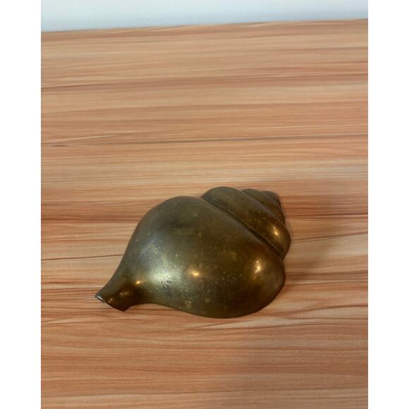 Vintage Brass Shell Wall Decor | Spiral Shell | Hollywood Regency - Picture 10 of 10